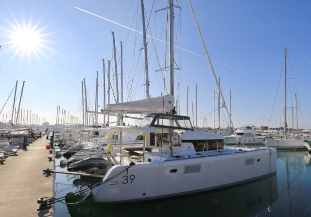 Lagoon 39