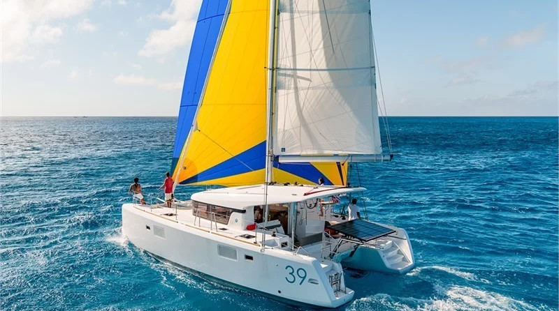 Lagoon 39