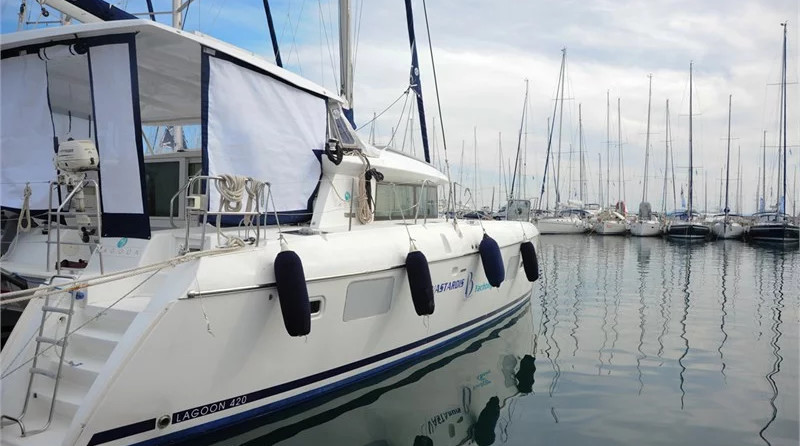 Lagoon 420