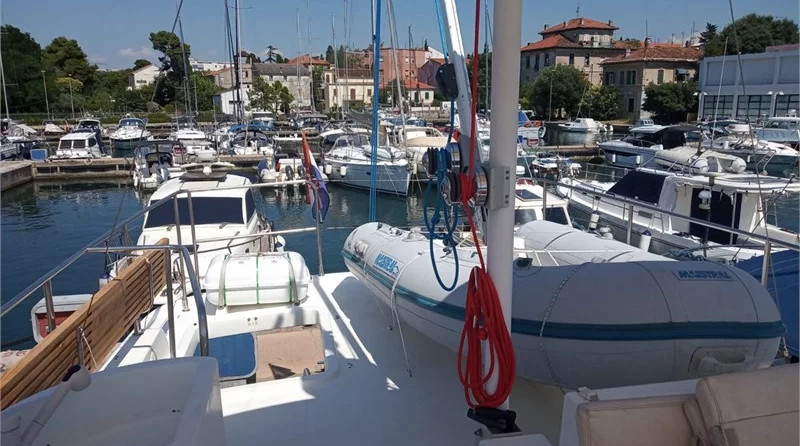 Beneteau Swift Trawler 42