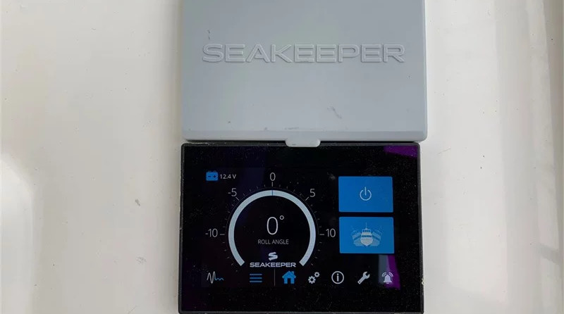 Kelt White Shark 285