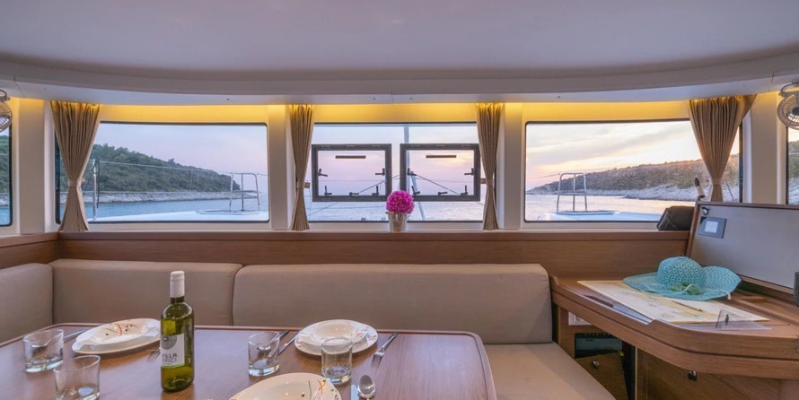 Lagoon 42 - 4 + 2 cab.