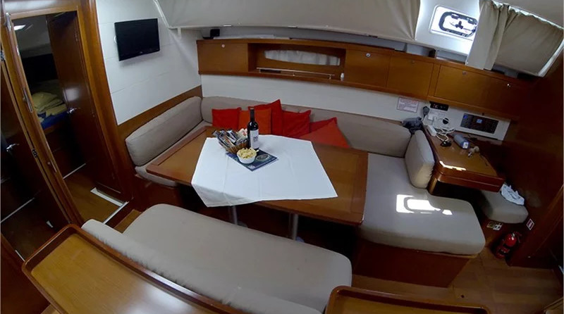 Beneteau Oceanis 50 Family