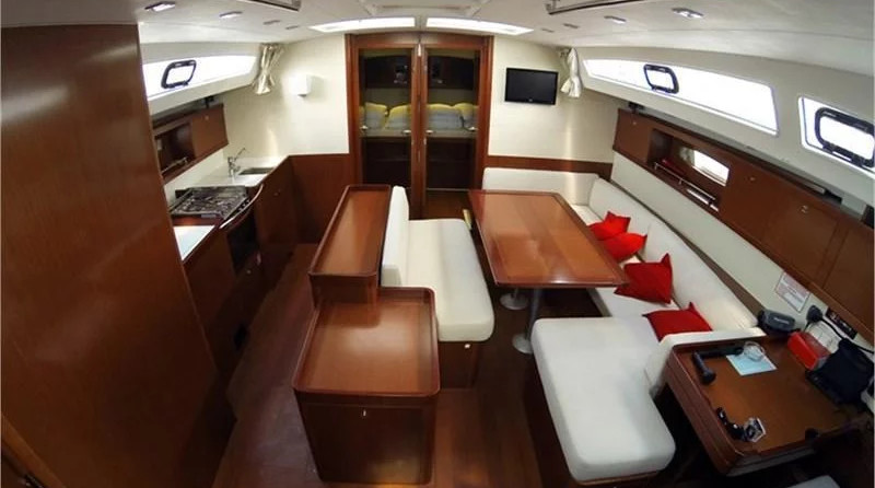 Beneteau Oceanis 50 Family