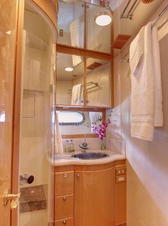 Mckinna 57 pilothouse