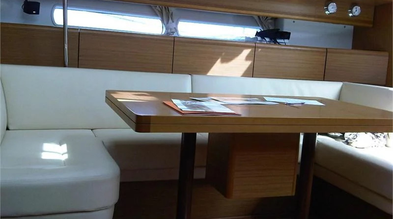 Jeanneau 53
