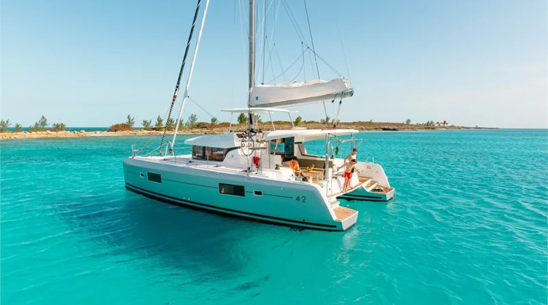 Lagoon 42
