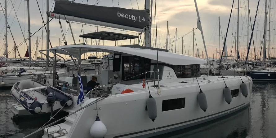 Lagoon 42 - 4 + 2 cab.