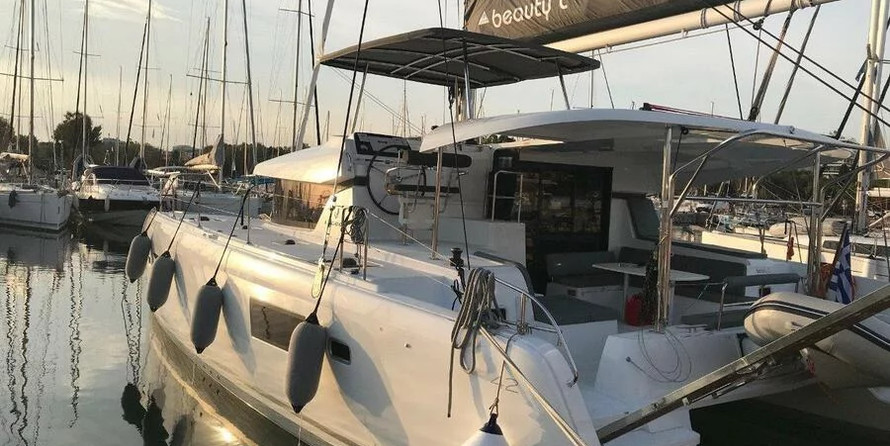 Lagoon 42 - 4 + 2 cab.