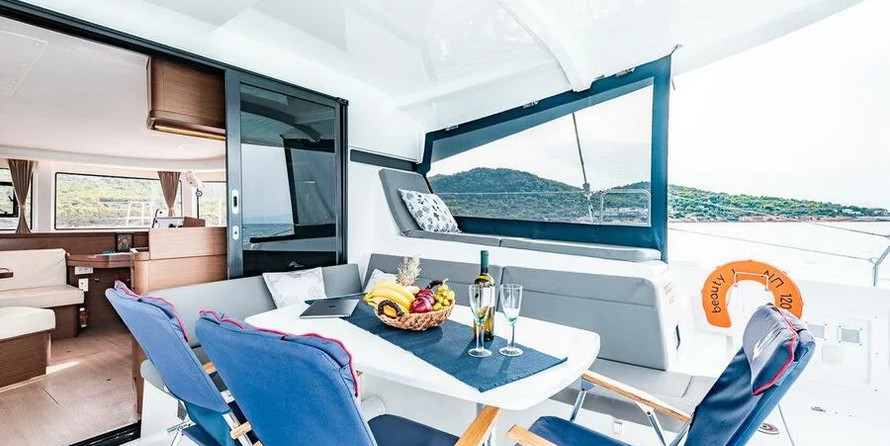 Lagoon 42 - 4 + 2 cab.