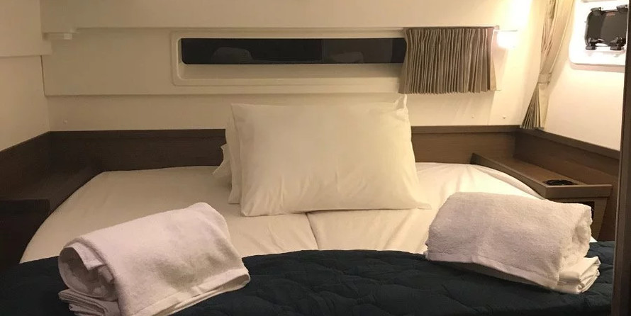 Lagoon 42 - 4 + 2 cab.