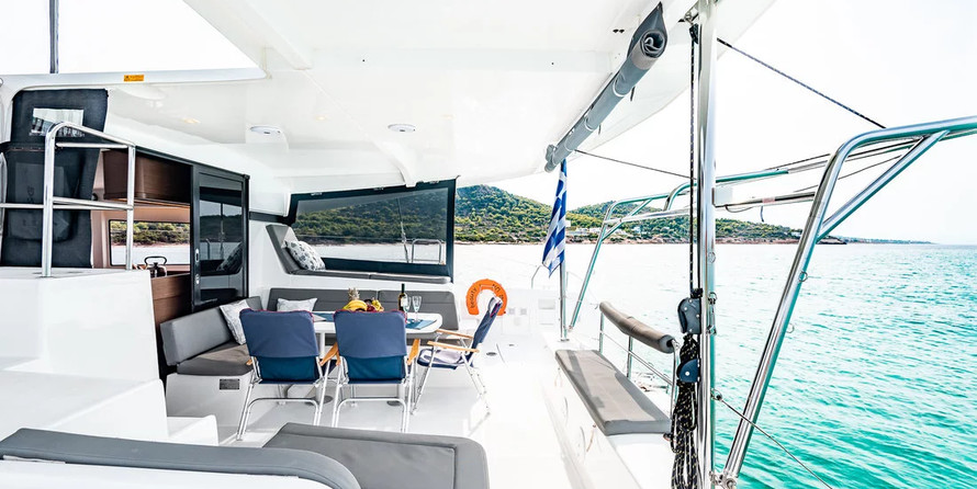 Lagoon 42 - 4 + 2 cab.