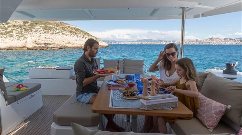 Fountaine Pajot Astrea 42