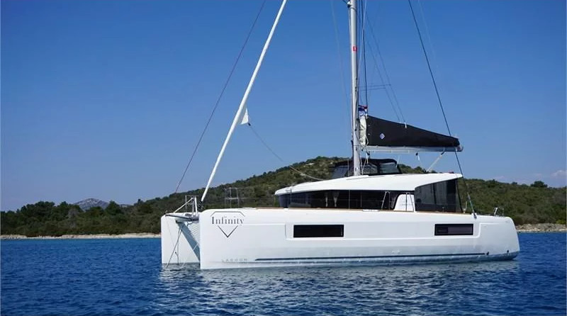 Lagoon 40 (4Cab)
