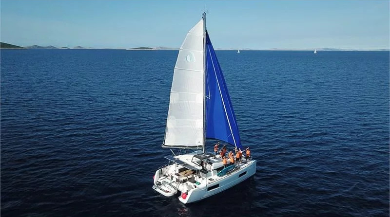 Lagoon 40 (4Cab)