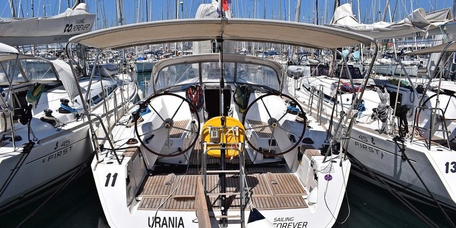 Beneteau First 45