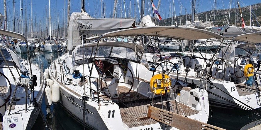 Beneteau First 45