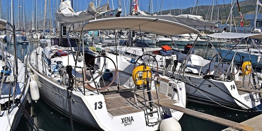 Beneteau First 45