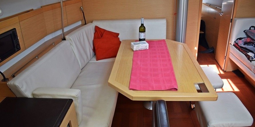 Beneteau First 45
