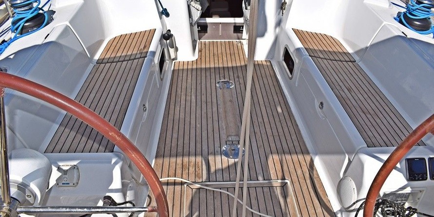 Beneteau First 45