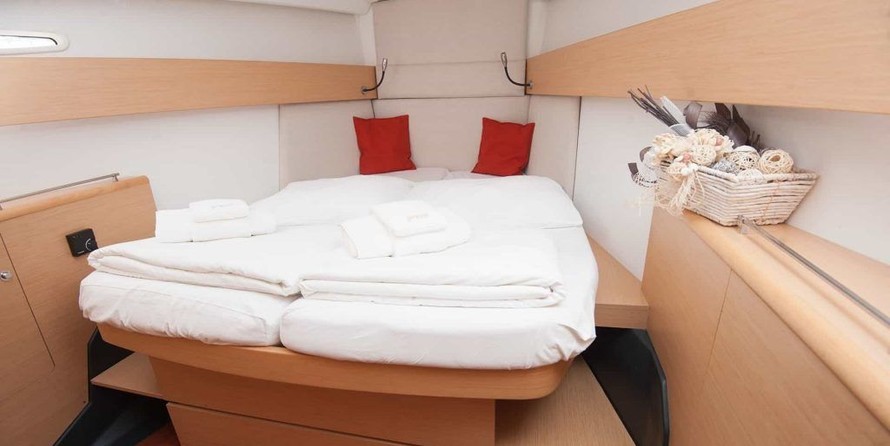 Beneteau First 45