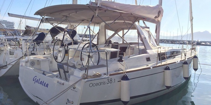 Beneteau Oceanis 38