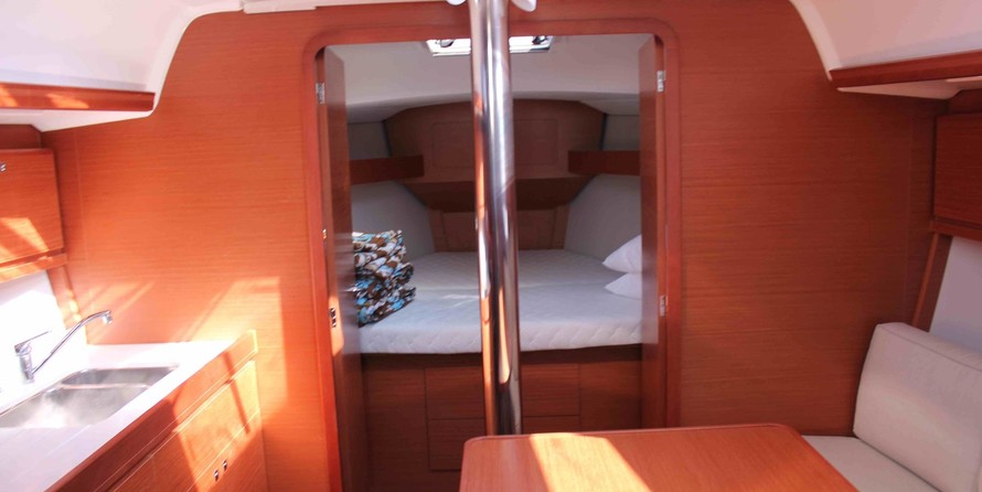 Dufour 382
