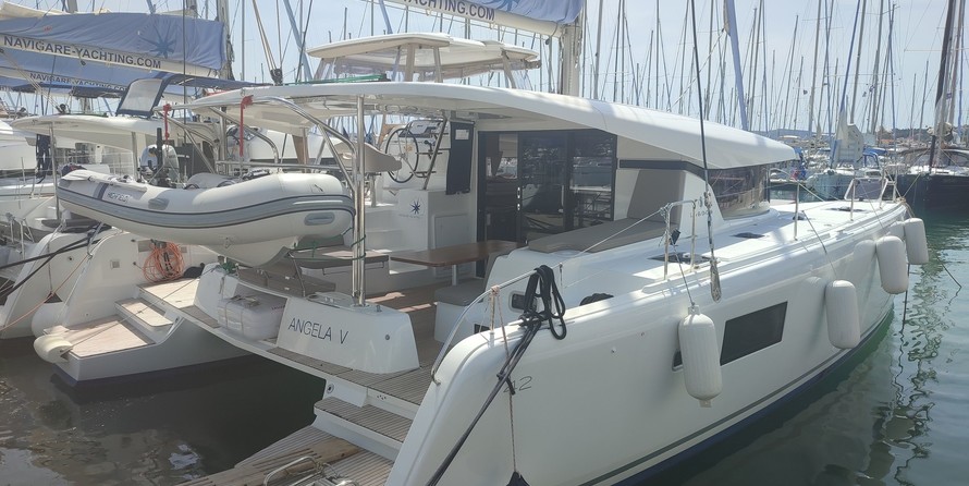 Lagoon 42