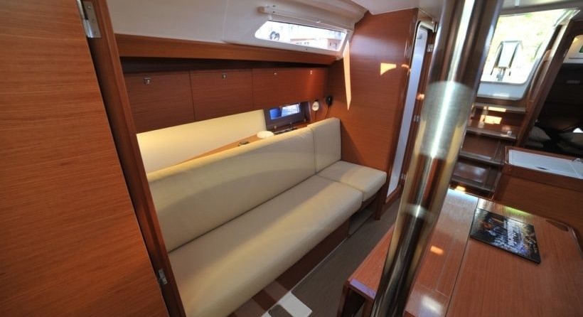 Dufour 360