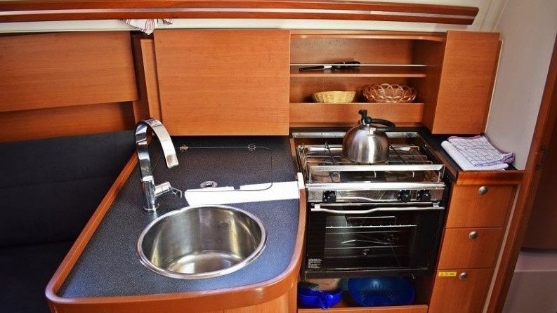 Hanse 325