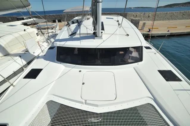 Fountaine Pajot Lucia 40