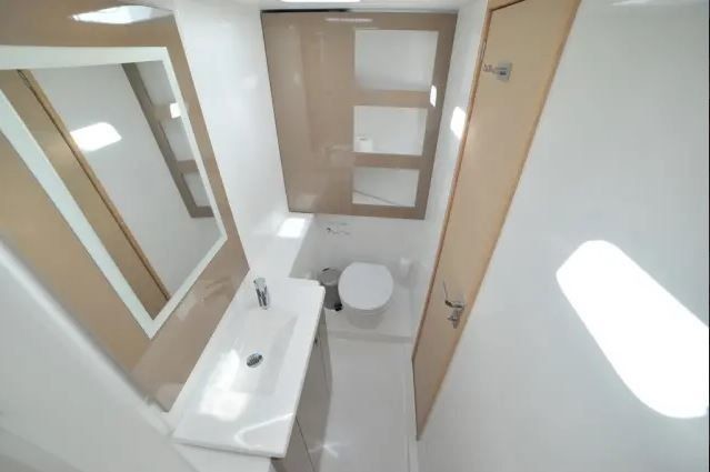 Fountaine Pajot Lucia 40