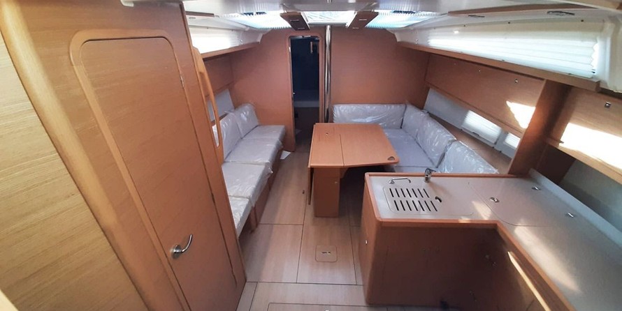Dufour 390
