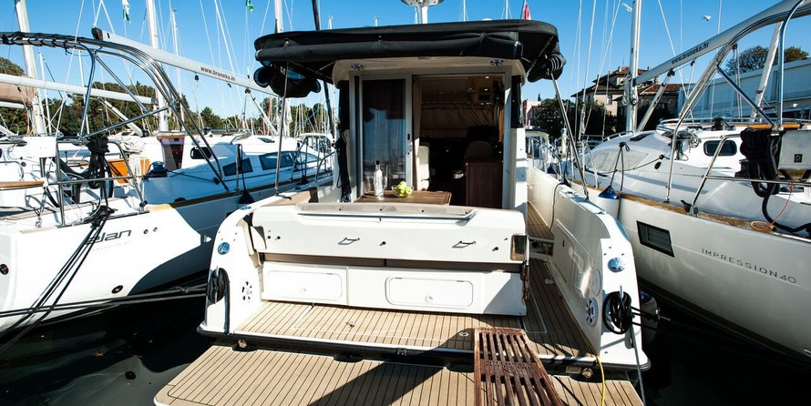 Quicksilver Activ 855 Weekend