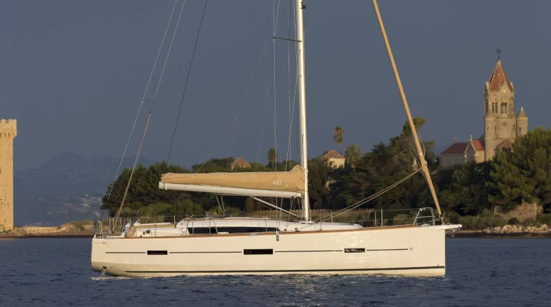 Dufour 460