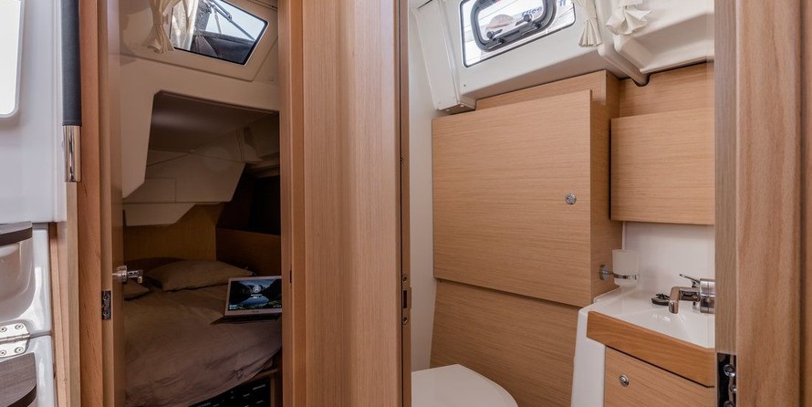 Beneteau Oceanis 38