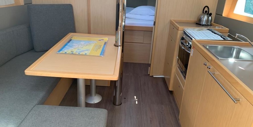 Beneteau Oceanis 38