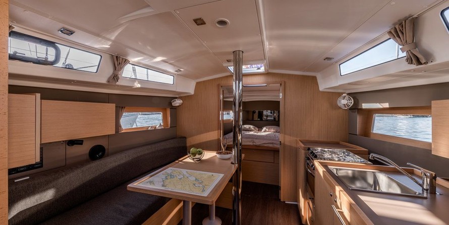 Beneteau Oceanis 38