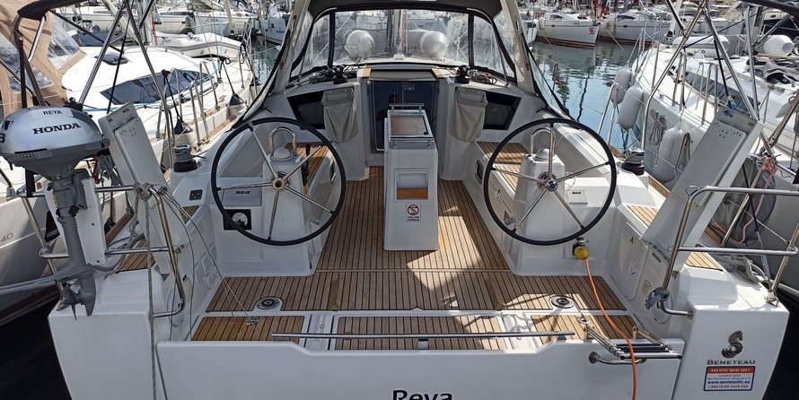 Beneteau Oceanis 38