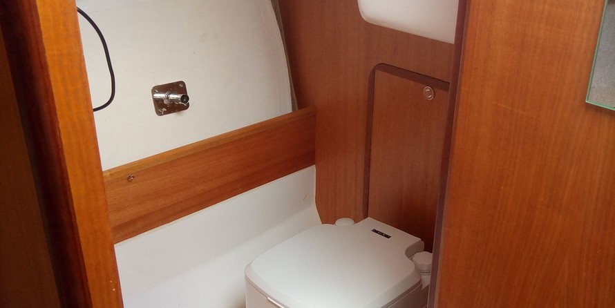 Deltania focus 800 design