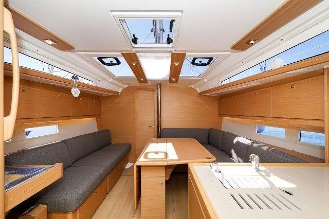 Dufour 390