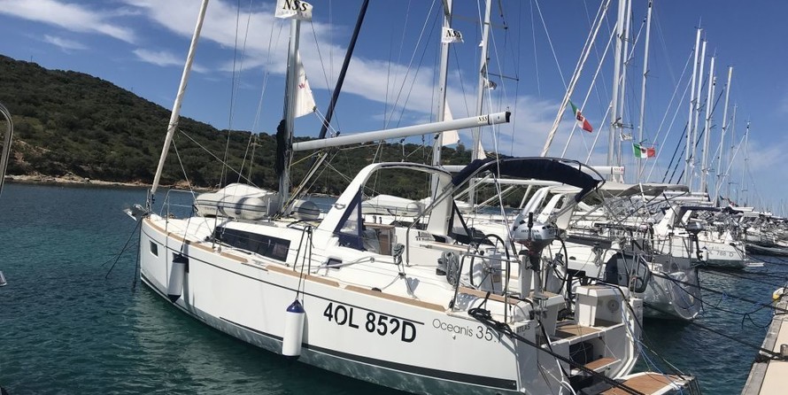 Beneteau Oceanis 35