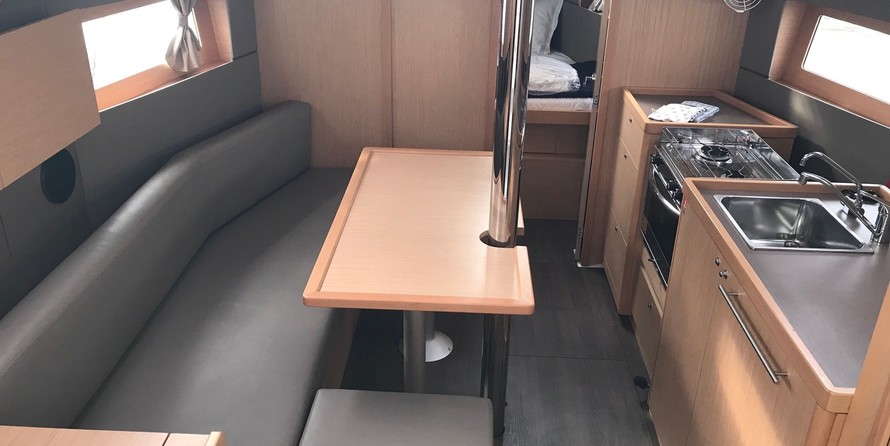 Beneteau Oceanis 35