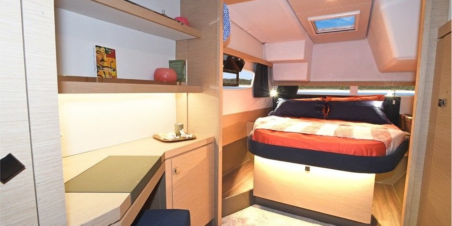 Fountaine Pajot Lucia 40