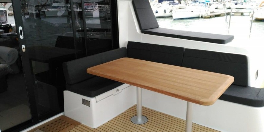 Lagoon 42