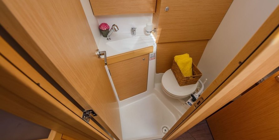 Beneteau Oceanis 38