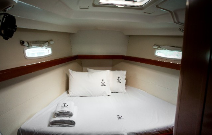 Beneteau Oceanis 43