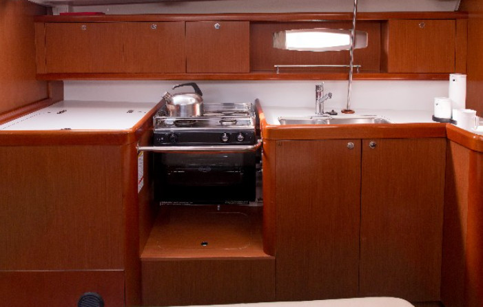 Beneteau Oceanis 43