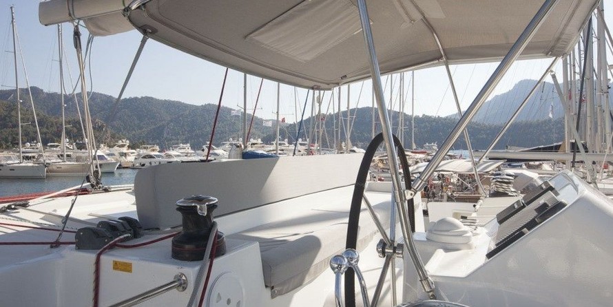 Lagoon 450 F