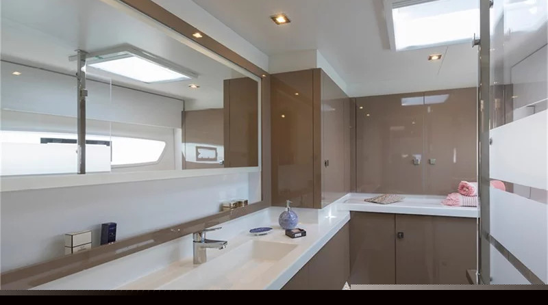 Fountaine Pajot Astrea 42